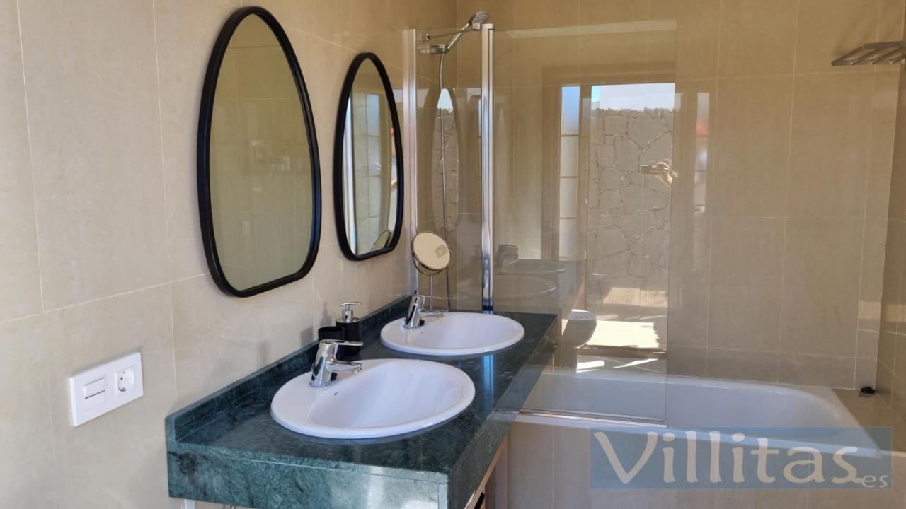 Villa Tegala By Villitas Playa Blanca  Exterior photo